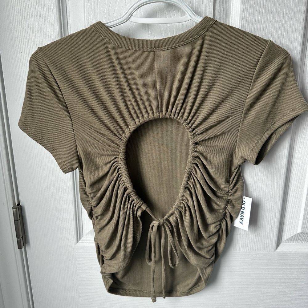 Cropped open back tee